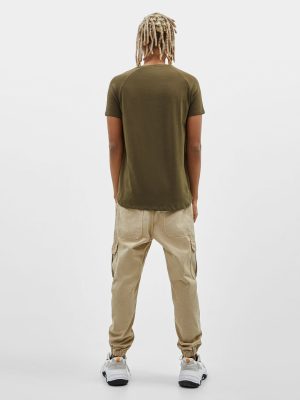 Raglan sleeve T-shirt